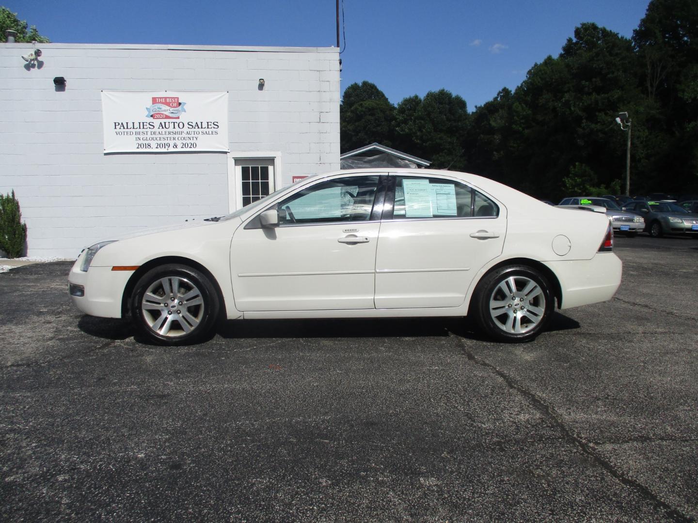 2008 WHITE Ford Fusion (3FAHP08Z38R) , AUTOMATIC transmission, located at 540a Delsea Drive, Sewell, NJ, 08080, (856) 589-6888, 39.752560, -75.111206 - Photo#1